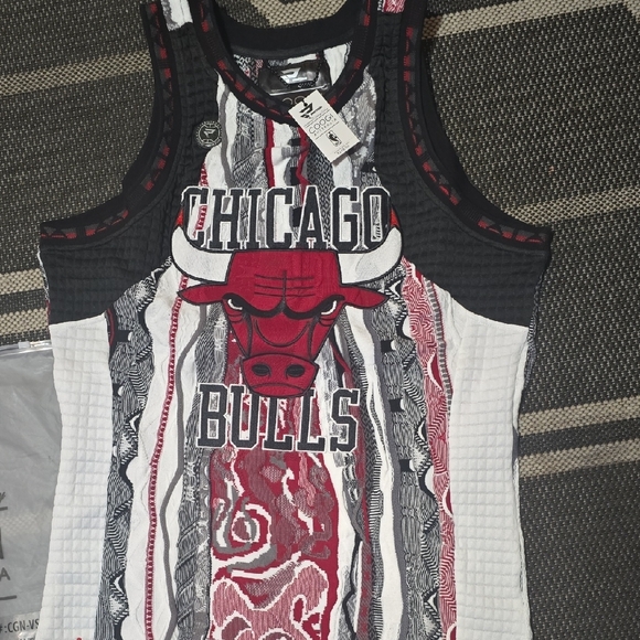 COOGI Australia Bulls Graphic Tee - Picture 3 of 3